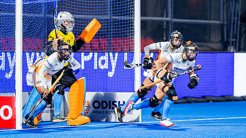 India women in action against Spain