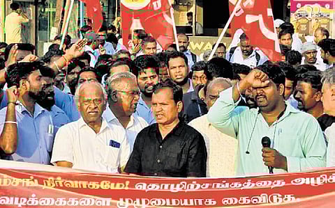 Samsung India workers protesting at Oragadam SIPCOT in Kancheepuram district on Friday