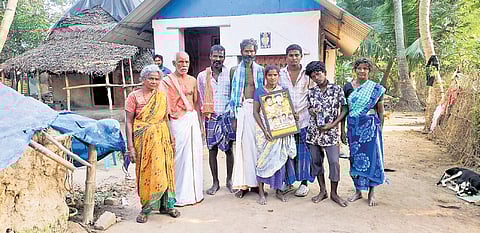 The bereaved families of Harish (top) and Harisakthi 