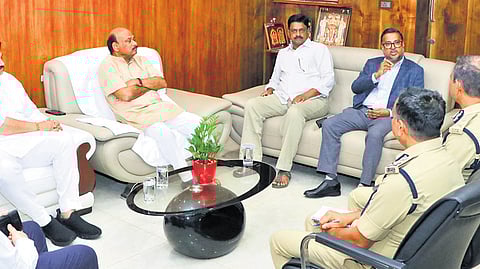 Assembly Speaker Ch Ayyanna Patrudu held a meeting with Chief Secretary K Vijayanand, DGP Harish Kumar Gupta on Sunday. Deputy Speaker Raghu Rama Krishna Raju, Finance and Legislative Affairs Minister Payyavula Keshav are also seen 