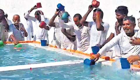 Chhattisgarh: Inmates take ‘holy bath’ from Sangam water