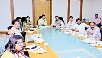 H&UD min Krushna Chandra Mahapatra and others during the meeting.