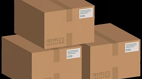 Many of the customers, who do not own smartphones or GPay accounts, now face difficulties in sending their parcels due to the staff refusing cash.