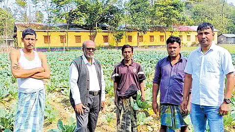 His next mission was to combat alcoholism, a major issue in the villages. Inspired by his dedication, about a dozen educated individuals joined his cause. 