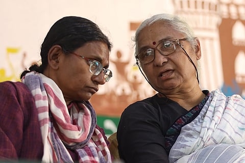 Social activist and NAPM leader Medha Patkar in conversation with Telangana AICC in-charge Meenakshi Natarajan. 