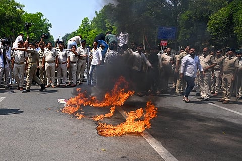 Students Congress protest against alleged corruption by Richminds Digital in conducting Odisha Police SI exam