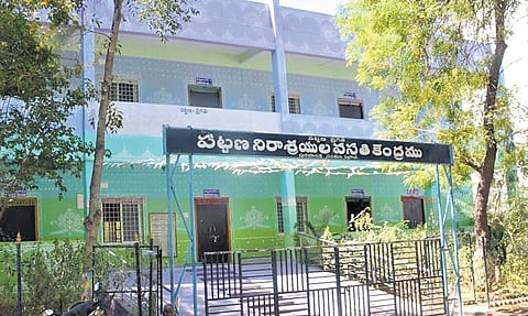 Nalgonda’s homeless shelter locked, empty