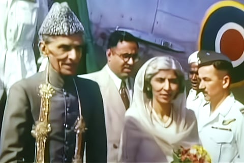 Fatima Jinnah accompanies her brother, Muhammad Ali Jinnah, as he arrives in Lahore in 1948 to discuss the Kashmir crisis