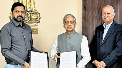 ITE&C Department Secy Bhaskar & Wadhwani CEO Prakash with the MoU