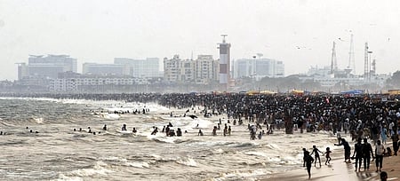 Heavy crowds throng Marina Beach to beat the summer heat wave 