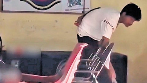 A media person filmed the incident and later uploaded it, causing widespread circulation online.