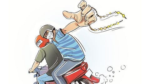 Upright father helps police nab 
sons involved in chain-snatching 