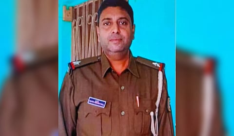 Assistant sub-inspector of police (ASI) Rajiv Kumar Mall was brutally assaulted by a mob.  