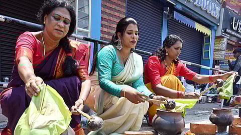 Transgenders participating in the Attukal Pongala ritual at Pulimood Junction,Thiruvananthapuram
