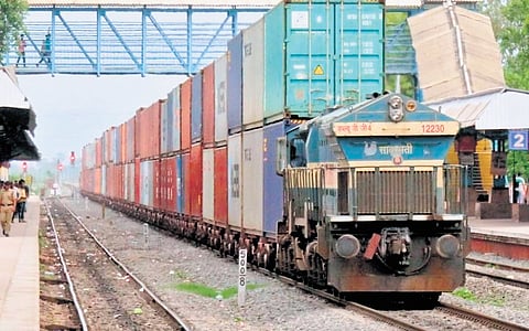 Railways loaded 1,465 mn tonnes of freight in FY25