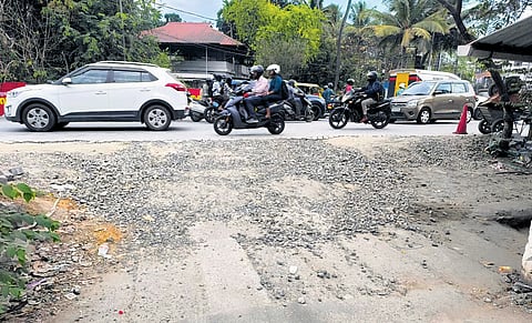 The steep elevation from Ayyankali Road to the main road