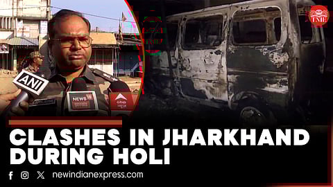 Clashes between communities during Holi in Giridih, Jharkhand, lead to vehicles being torched