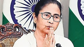 Mamata visits Furfura Sharif, says no link to votebank politics