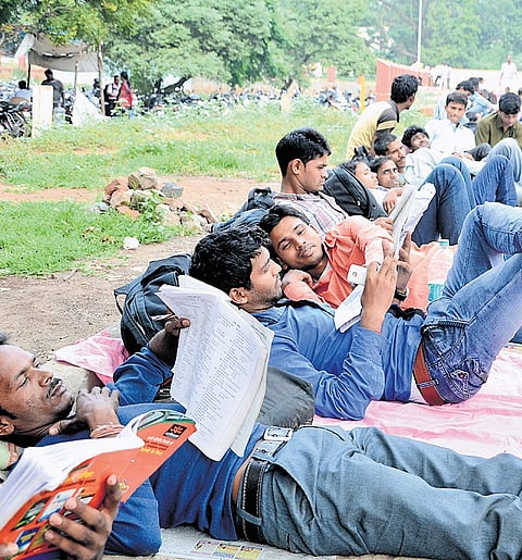 Railway job aspirants from TN made to travel thousands of km by RRB face no-test