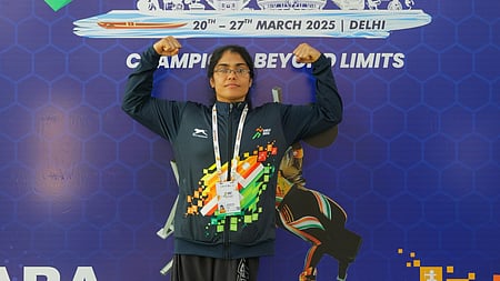 Punjab powerlifter Jaspreet Kaur grabbed a share of the spotlight with two 'special' archers as she bettered her own national record in 45kg category.