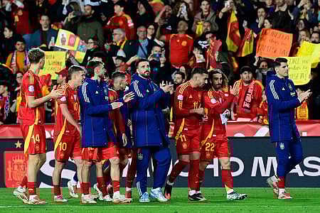 Spain's players celebrate after the UEFA Nations League quarter-final second leg football match between  Spain and the Netherlands at the Mestalla stadium