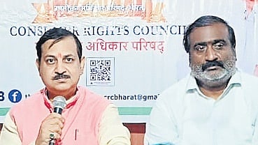 Consumer Rights Council National President Vikas Pandey addressing the media 