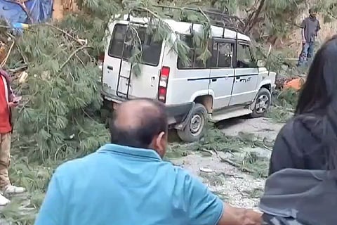 Rescue personnel at the site of landslide in Himachal Pradesh's Kullu.
