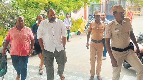 Kunal Kamra approached the HC, stating he is a permanent resident of Villupuram and fears immediate arrest and physical harm if he travels to Maharashtra 
