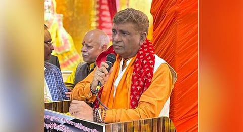 Singh claimed that multiple mosques in his area had gradually expanded despite being located on land officially owned by the DDA. 