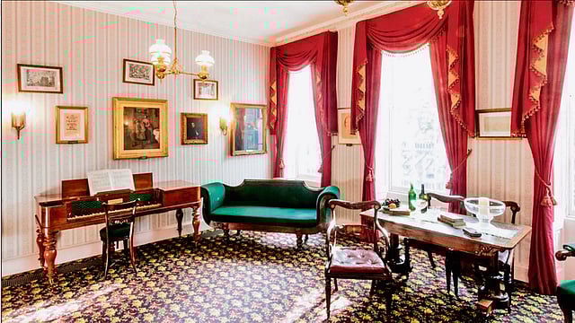 Charles Dickens Museum's living room 