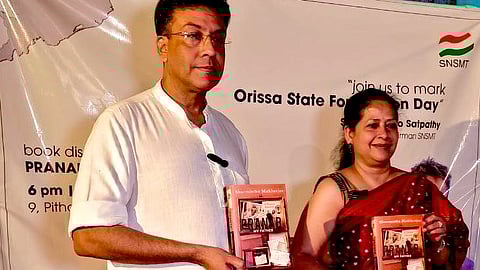 Chairman of the trust Suparno Satpathy and Mukherjee paid respects to Netaji Subhas Chandra Bose and Nandini Satpathy, and discussed the book.