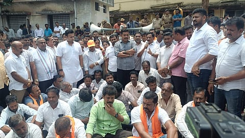 Kushalnagar in Kodagu witnessed massive protests on Saturday, led by senior BJP leaders demanding that an FIR be registered against two sitting Congress MLAs.