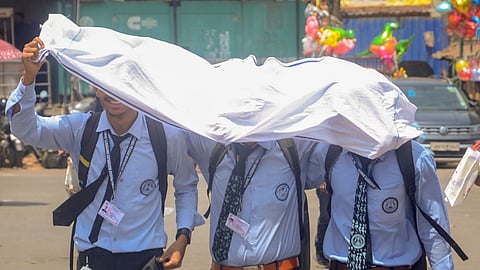 Temperatures soared to the season’s highest on Monday as the city sizzled; the principal weather station at Safdarjung recorded 40.2°C – 3.1°C above normal,IMD stated. 