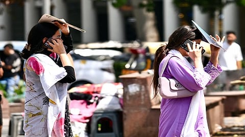 Northwest India will witness a gradual increase in maximum temperatures by 2-3 degrees Celsius.