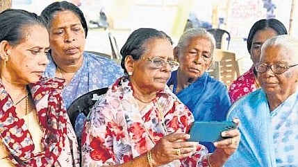 CM Oinarayi Vijayan said the Waqf Act was a violation of Article 26 of the Constitution. It violates religious freedom and federalism. 