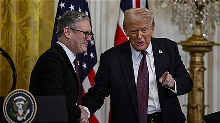 UK Prime Minister Keir Starmer (L) and US President Donald Trump held a call on Sunday about the Middle East war.