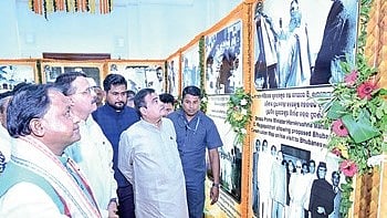 Union minister Nitin Gadkari and CM Mohan Charan Majhi go around an exhibition on Dr Harekrushna Mahtab’s life, at Ravenshaw University.