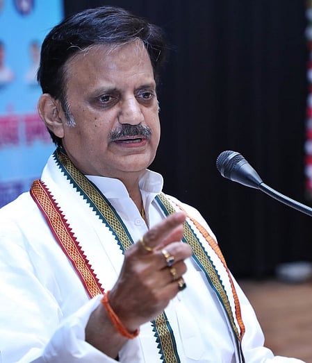 Congress demands MP Dy CM and Health Minister Rajendra Shukla’s resignation over fire incident at Rewa GH
