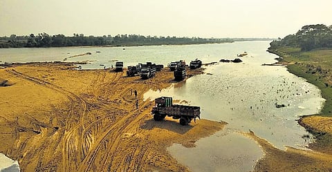 Three arrested for illegal sand mining