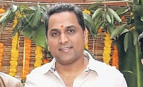 The Special Investigation Team (SIT)  took Raj Kesi Reddy (Rajasekhar Reddy Kesi), into custody on Monday evening. He was prime accused in the AP liquor scam case. 