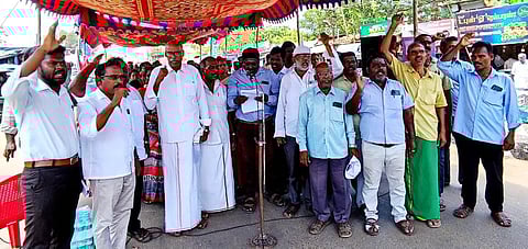 K Balasubramanian, special president of the Tamil Nadu Fair Price Shop Workers’ Association, supported the protest and addressed the gathering. State president K Jayachandraraja also explained the workers' demands during his speech.