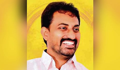 Muppavarapu Veeraiah Chowdary, a prominent Telugu Desam Party (TDP) leader and former Naguluppalapadu MPP, was brutally murdered in his office at Padma Towers, Ongole. 
