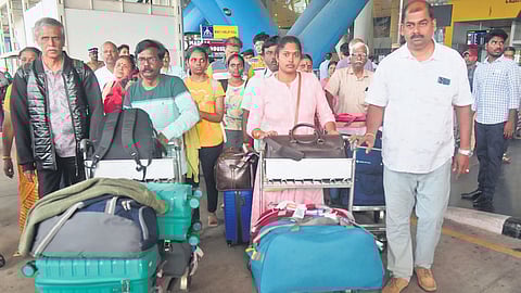 Tourists, who returned from Kashmir, received by officials in Chennai