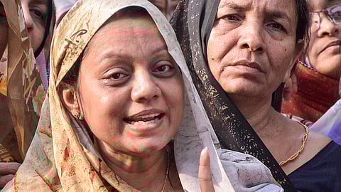 A Gujarat native Shailesh Himmatbhai Kalthia was killed in the Pahalgam terror attack. In the photograph, his wife Shitalben is seen venting her grief and anger to Union Minister and Gujarat BJP President C.R. Patil on Thursday, April 24, 2025. 