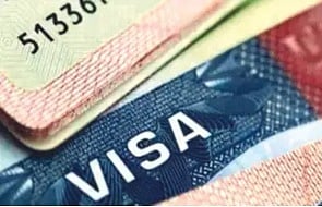 The accused allegedly convinced him that they had strong contacts in Poland and knew officials in the visa department.