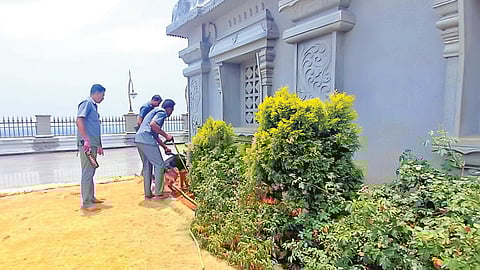 A bomb squad inspects at the Yadagirigutta temple on Sunday