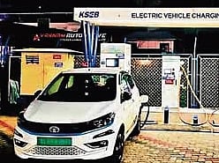 Data from the Union Ministry of Road Transport and Highways revealed that EV sales in the state dropped from 75,808 units in 2023 to 60,345 in 2024.