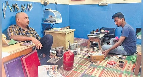 Many of the local artisans are forced to seek alternative employment, though transitioning to other fields proves challenging.