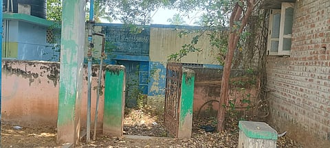 A picture of the Anganwadi building which was closed of because of its damages caused by the wear of time. 