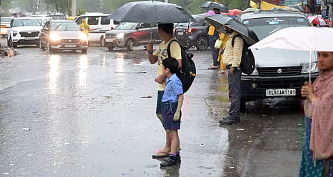 Delhi recorded a maximum temperature of 29.1°c on Friday, more than 10 degrees below normal, while the minimum dropped to 18.5°c, nearly 6 degrees below average. 